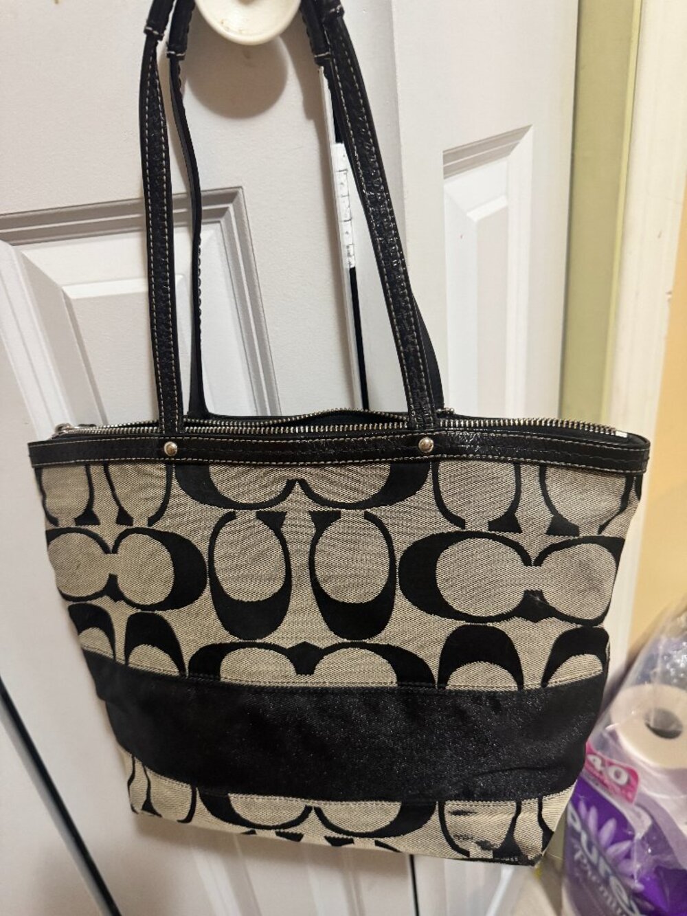 Coach F13548 Black and Tan Colour Medium Handbag